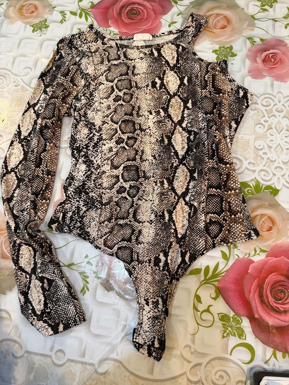 LELIS COLLECTION Snakeskin Print Long Sleeve Bodysuit